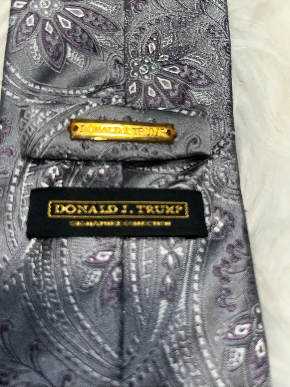Silver Paisley Men's Tie - Classic Formal Style